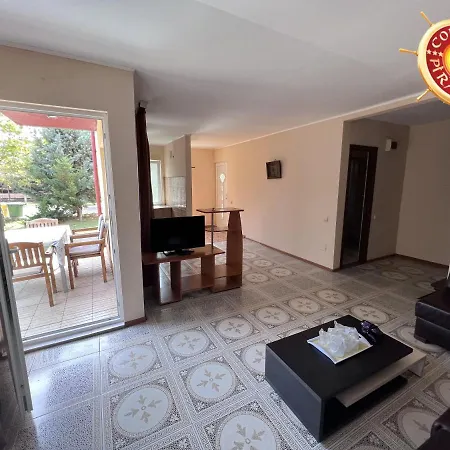 Club De Vacanta Corabia Piratilor-mamaia Nord 3*